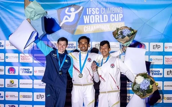 Mahasiswa UM Surabaya Raih Medali Emas Piala Dunia Panjat Tebing