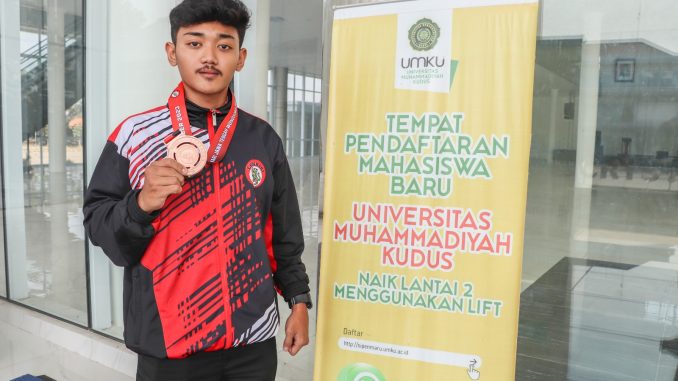 Atlet Karate dari UMKU Raih Juara III Kejurprov Lemkari 2023