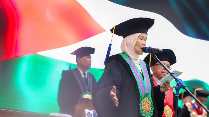 Salurkan Semangat Jihad, Guru Besar UMS Bacakan Puisi untuk Palestina