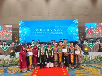 Sebanyak 1.062 Mahasiswa Umri Ikuti Wisuda Ke-25