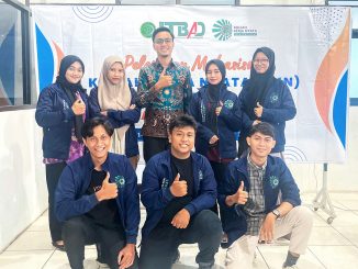 ITB Ahmad Dahlan Lamongan Lepas 7 Mahasiswa KKN Internasional di Malaysia
