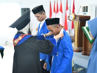 Rektor UIAD Sinjai Resmi Kukuhkan Ratusan Mahasiswa Baru
