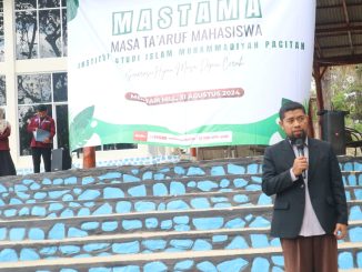 ISIMU Pacitan Kenalkan Kehidupan Kampus bagi Mahasiswa Baru di Pesisir Pantai