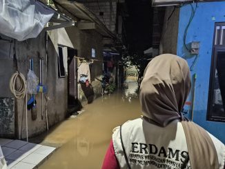 Kolaborasi Antara Mahasiswa Muhammadiyah dan Relawan, Giat Respons Banjir di Tangerang Selatan