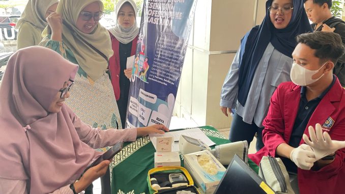 Bazar UM Surabaya: Inovasi dan Wirausaha Mahasiswa Keperawatan