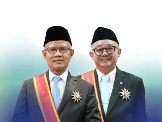 Ketum dan Sekum PP Muhammadiyah Menerima Anugerah Bintang Mahaputra Utama dari Presiden RI