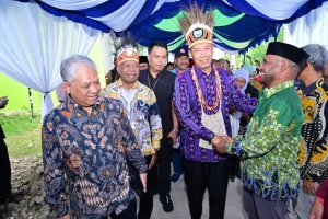 Prof. Fauzan bersama Prof Ahmad Muttaqin dalam agenda Peresmian Universitas Muhammadiyah Papua Barat