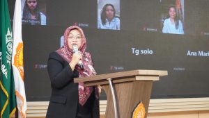 Rektor UMPKU Surakarta, Weni Hastuti, M.Kes., Ph.D..