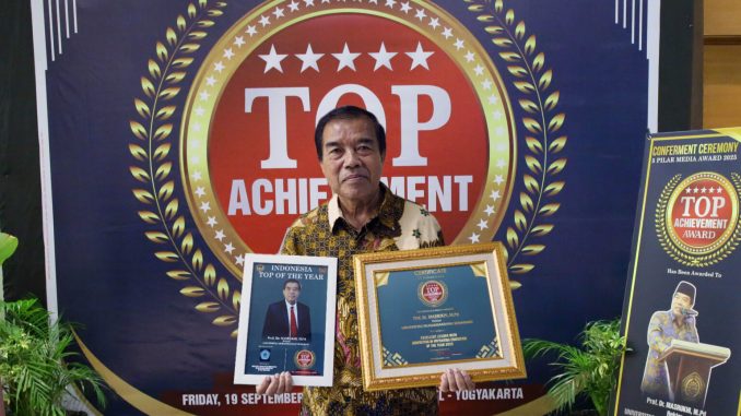Rektor UNIMUS Raih Top Achievement Award 2025, Bukti Komitmen Inovasi di Dunia Pendidikan