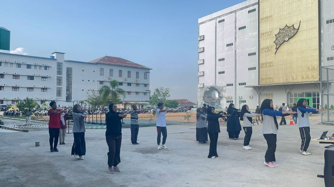 FKM UMKT Gelar Senam Bersama untuk Wujudkan Kampus Sehat dan Penguatan Capacity Building