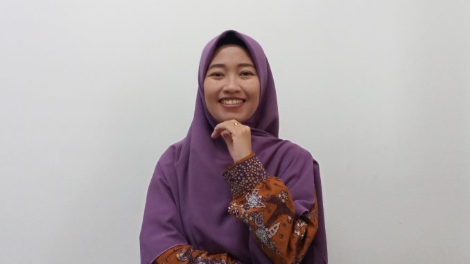 Laboran MIK Umsida Raih Best Presenter Nasional Lewat Inovasi Media Pembelajaran AR