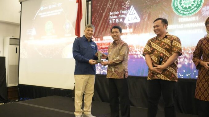 UMY Raih Penghargaan Mitra Joint Resources Terbaik 2025 dari LLDIKTI Wilayah V