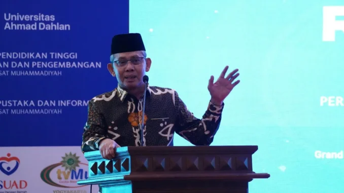 Irwan Akib Tekankan Strategi Humas PTMA Hadapi Isu dan Persaingan Kampus