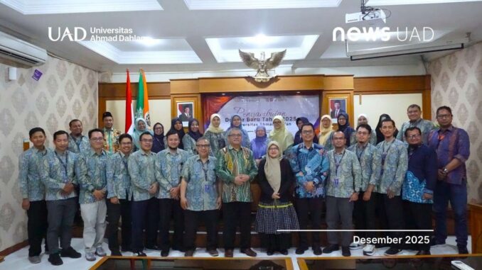 Universitas Ahmad Dahlan Sambut 33 Doktor Baru Tahun 2025