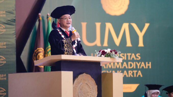 Rektor UMY Masuk 0,5 Persen Akademisi Terbaik Dunia