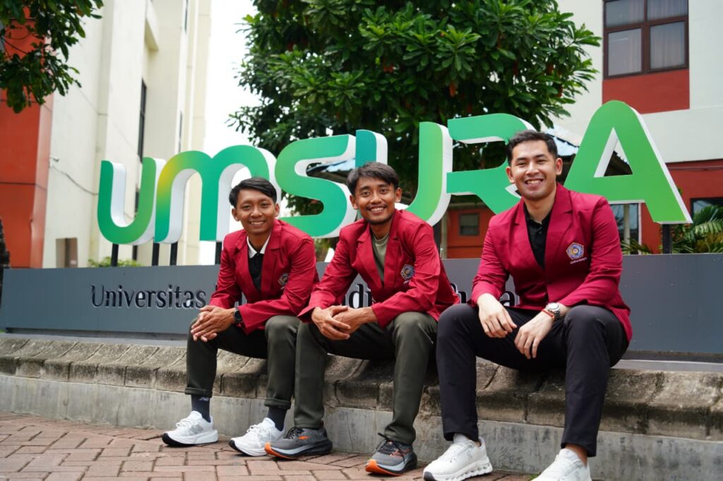 Pebulutangkis dan Atlet Balap Sepeda Nasional Resmi Jadi Mahasiswa UMSURA