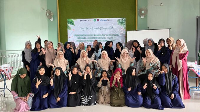 Dari Dapur ke Peluang Usaha Tim Pengabdian UMKLA Latih Remaja Wirausaha Kuliner Sehat