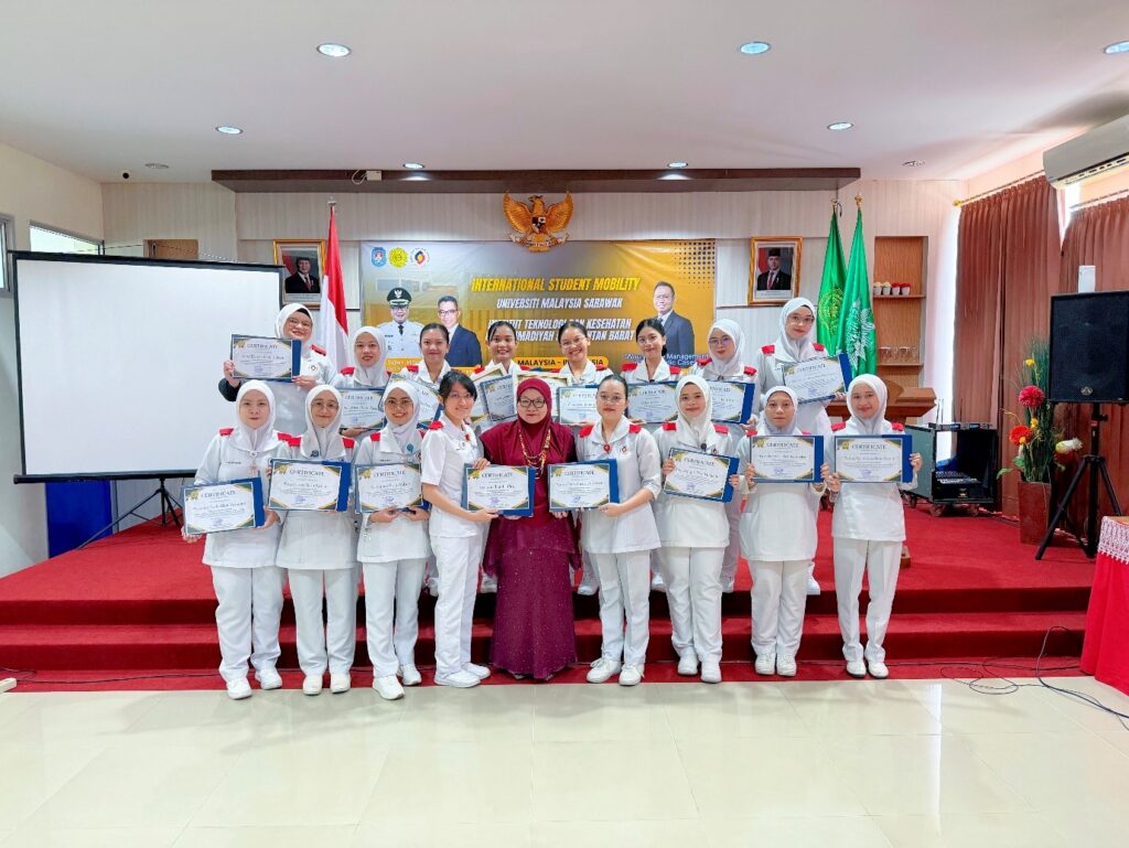 Mahasiswa UNIMAS Jalani Program International Student Mobility di ITEKES Muhammadiyah Kalbar