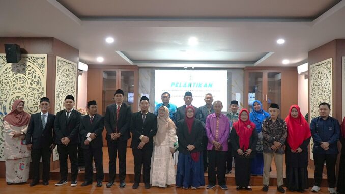 Unismuh Makassar Lantik Pimpinan Lembaga dan Prodi, Rektor Tekankan Amanah Moral Kepemimpinan