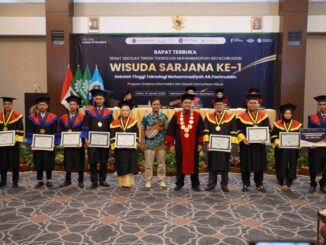 Wisuda Perdana STTM AR Fachruddin, Lulusan Siap Masuki Dunia Profesional