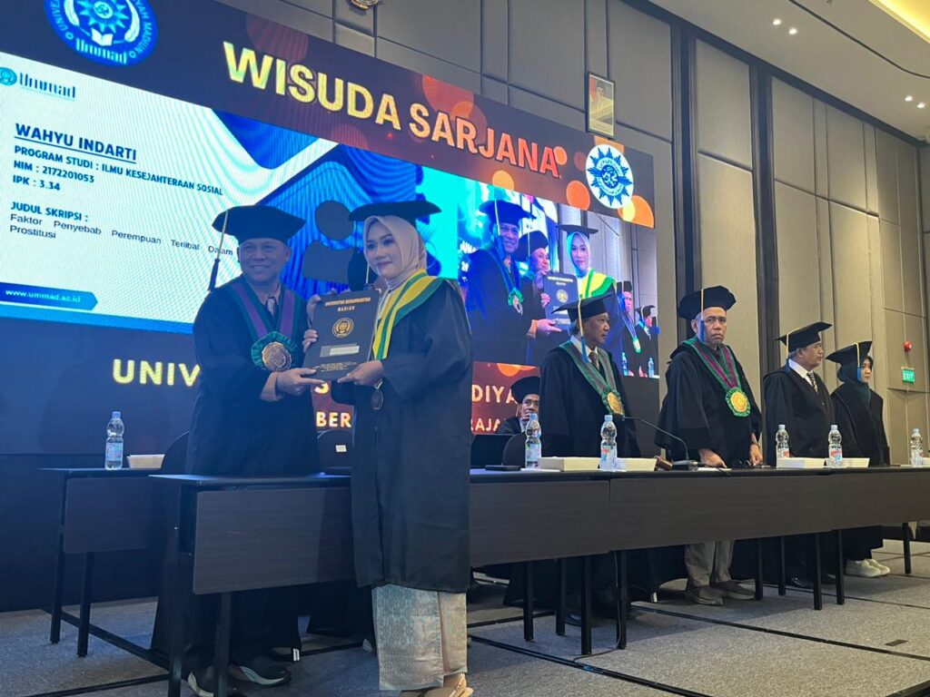 wisuda ummad