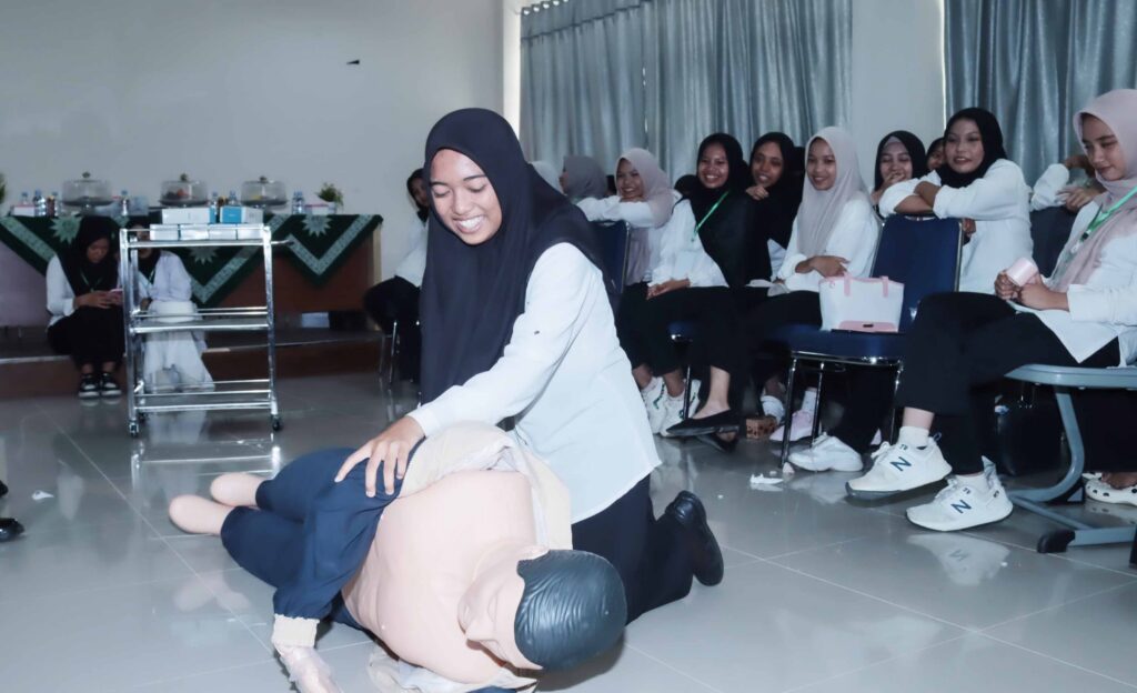 Campus Tour FKIK UM Kendari Kenalkan Dunia Kedokteran kepada Pelajar SMA
