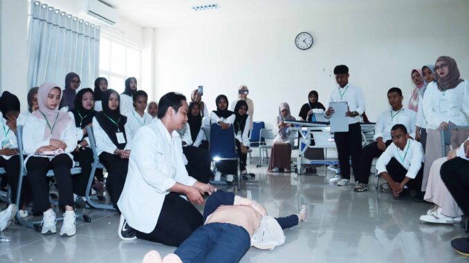 Lewat Campus Tour, FKIK UM Kendari Ajak Pelajar Mengenal Dunia Kedokteran