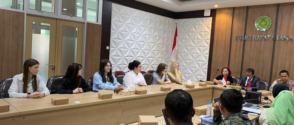 UMPWR Perkuat Kerja Sama Internasional lewat Kunjungan Akademik NSPU Rusia