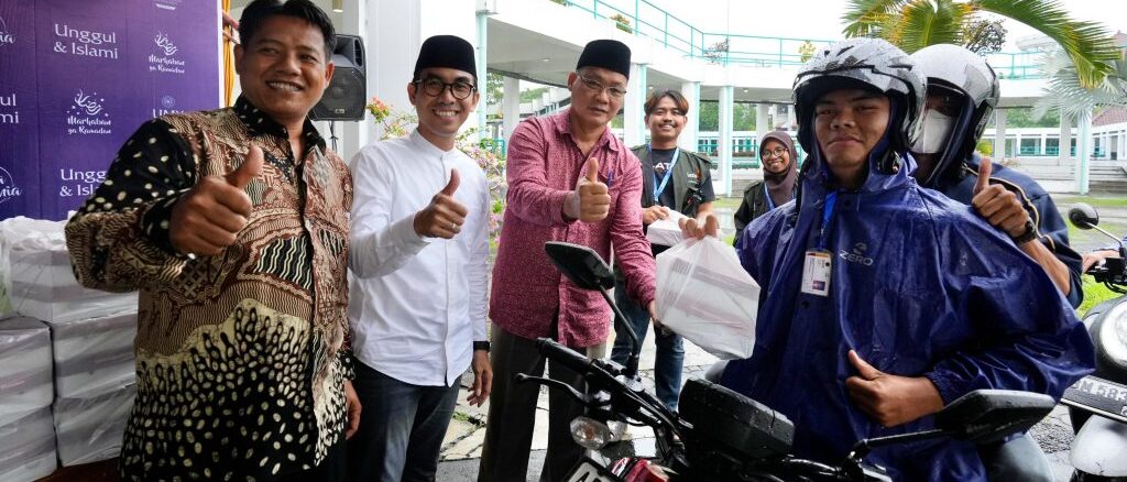 Ramadan 1447 H di UMY, Ribuan Takjil Gratis Dibagikan untuk Mahasiswa