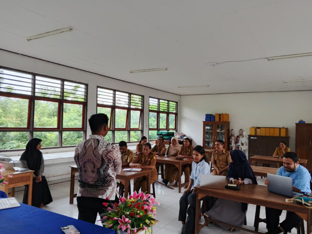 Universitas Muhammadiyah Maumere Dorong Inovasi Pembelajaran lewat Pelatihan STEM Berbasis AI