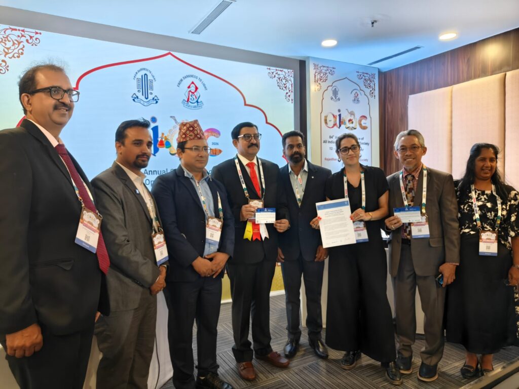 erima Penghargaan Internasional di Forum Oftalmologi Dunia di India