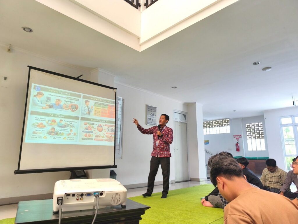 UNIMUS Dorong Literasi Kesehatan Santri Lewat Gerakan Sehat Berbasis Pesantren