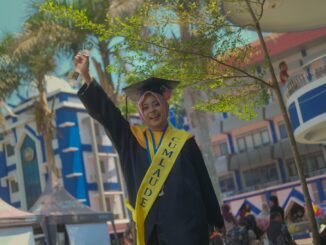 Toga untuk Orang Tua di Surga Kisah Tria Fenda, Wisudawati Terbaik Unmuh Jember dengan IPK 3,99