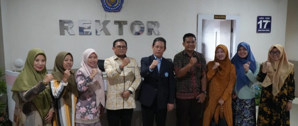 Unismuh Makassar Lepas Dosen Studi Doktoral ke Malaysia, Perkuat SDM dan Budaya Riset