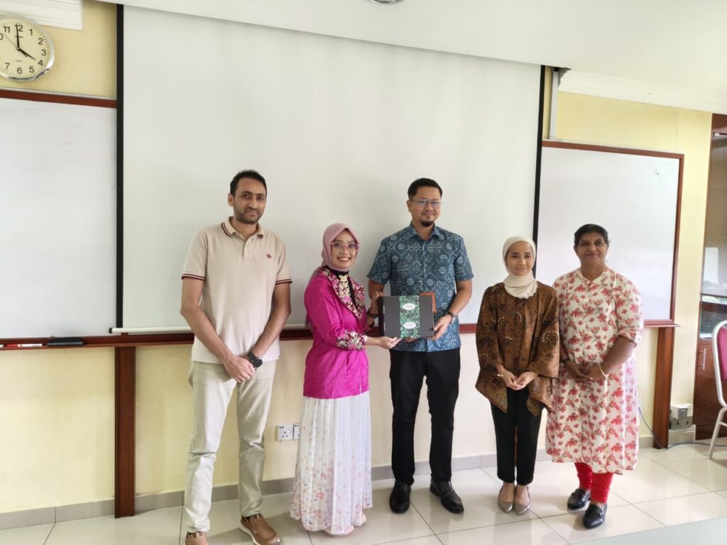 Dosen Psikologi UNISA Yogyakarta Ratna di UKM Malaysia