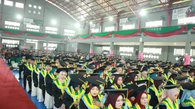UMB Wisuda 455 Lulusan, Tegaskan Komitmen Cetak Lulusan Berkemajuan