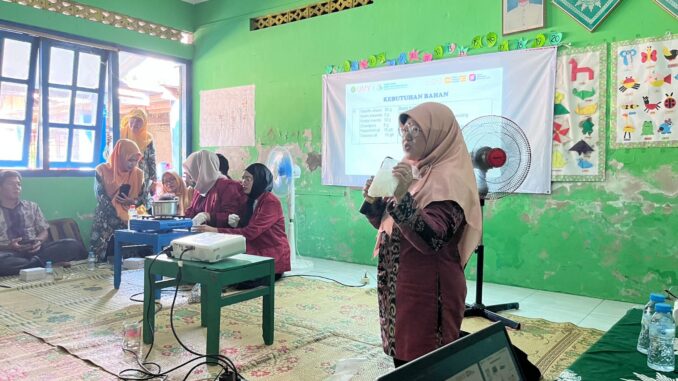 Dosen Farmasi UMY Edukasi Apotek Hidup dan Teknologi Hijau kepada Masyarakat Bantul