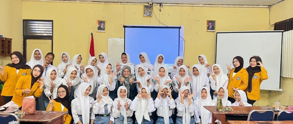 Mahasiswa UMKLA Edukasi Remaja Putri Cegah Anemia Sejak Dini melalui Konsumsi Tablet Tambah Darah