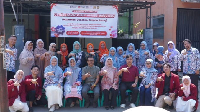 Prodi Farmasi UM Bandung Tingkatkan Literasi Pengelolaan Obat melalui Edukasi DAGUSIBU bagi Lansia