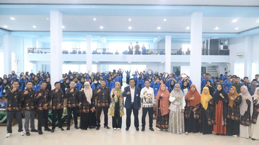 Sherly Annavita Motivasi Mahasiswa FTIK UIAD Sinjai Perkuat Future Skills Hadapi Dunia Kerja (FOTO. UIAD Sinjai)