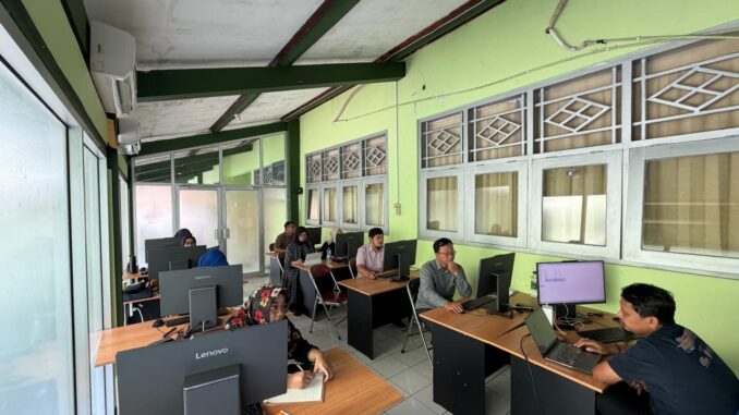 UMKLA Siapkan Dosen Hadapi Era Digital, Latih SIMRS Khanza