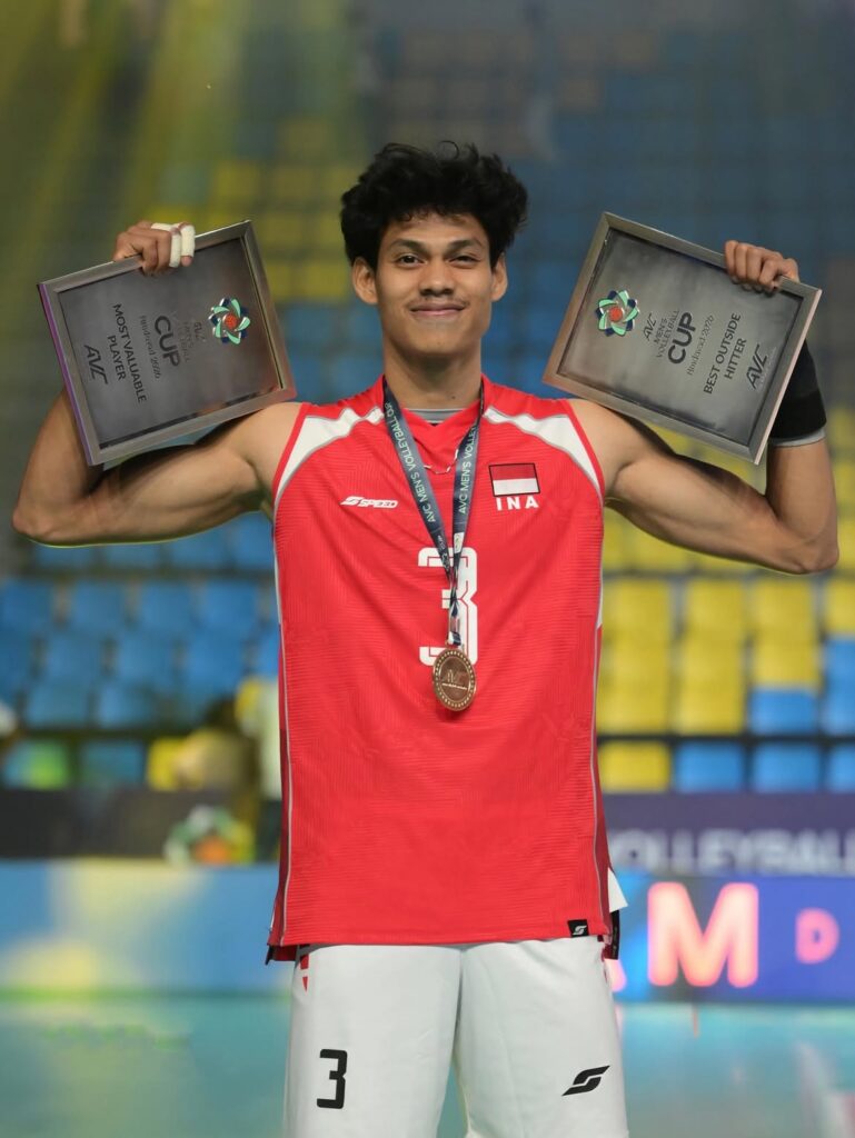 Boy Arnez Arabi, Mahasiswa Universitas Muhammadiyah Indonesia dan Pemain Timnas Voli Putra Indonesia