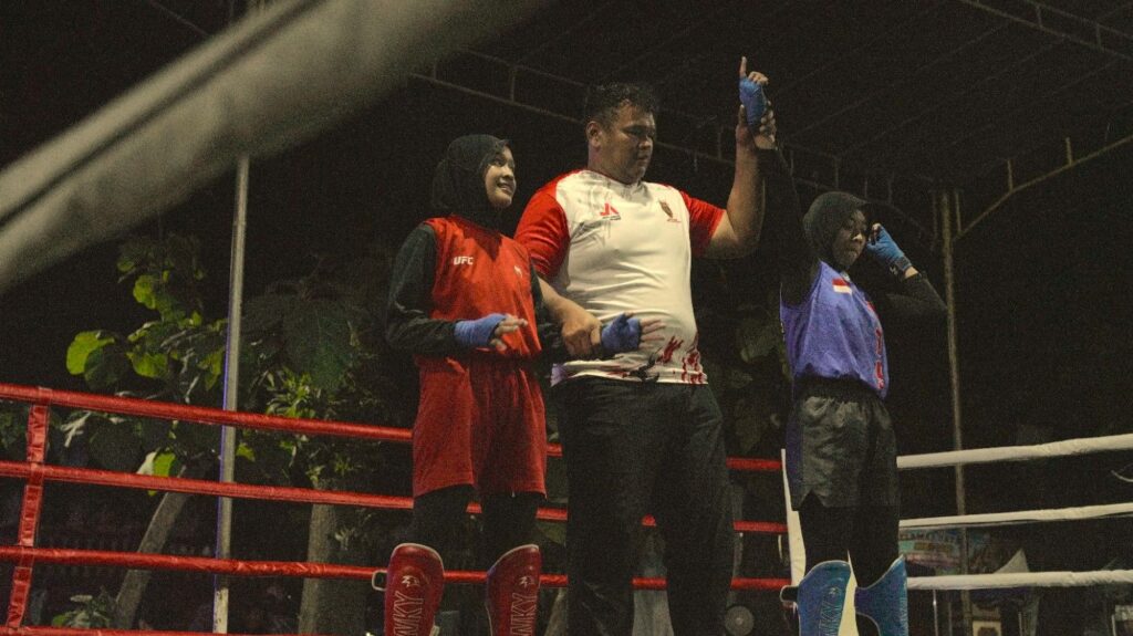 Siska Ayu Valentina Mahasiswi AKMT Raih Emas Kickboxing Jateng 2026