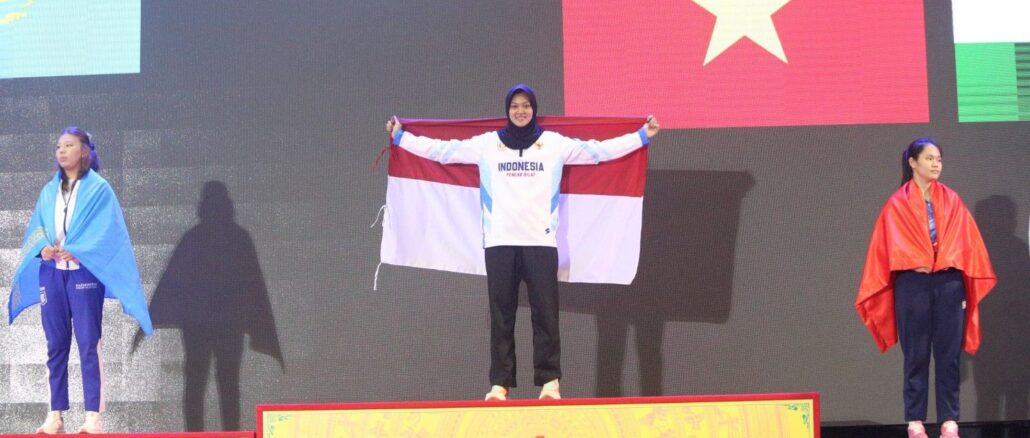 Kirana Tias Savira Mahasiswi UMS Persembahkan Emas untuk Indonesia di Kejuaraan Asia