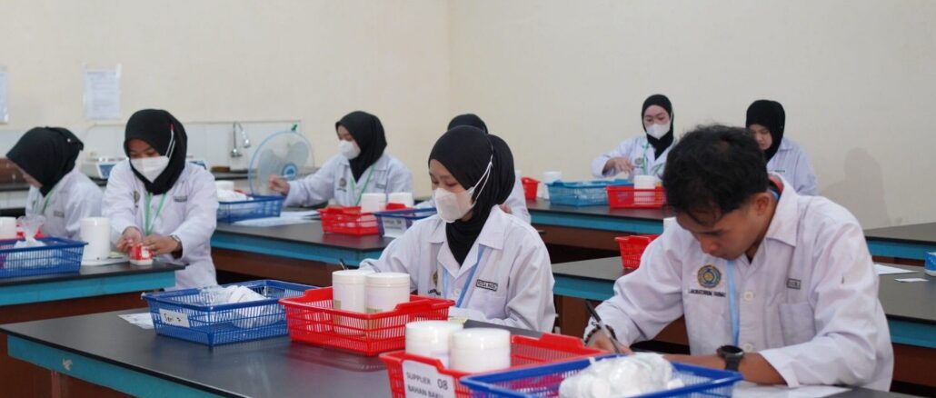 Komitmen Cetak Lulusan Siap Industri, Farmasi UNIMMA Fasilitasi Sertifikasi BNSP