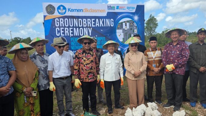 Peletakan Batu Pertama ITBM Wakatobi, Wamendikdasmen Dorong Pemerataan Pendidikan Kepulauan