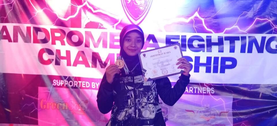 Siska Ayu Valentina Mahasiswi AKMT Raih Emas Kickboxing Jateng 2026