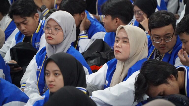 UMT Lepas 2.000 Mahasiswa KKN, Tekankan Pengamalan Catur Dharma di Masyarakat