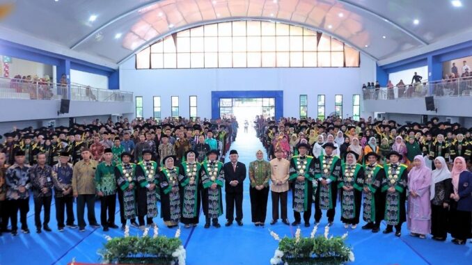 Unmuh Babel Wisuda 156 Sarjana, Dorong Jadi Lulusan Unggul dan Hadirkan Solusi bagi Masyarakat