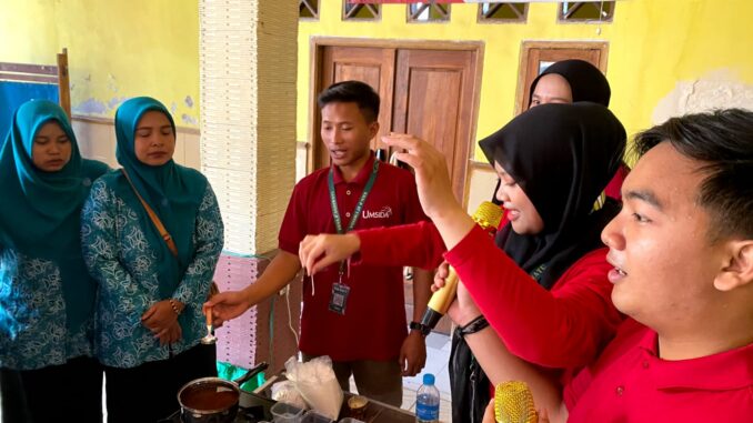 KKN-P Umsida Edukasi Warga Olah Minyak Jelantah Jadi Lilin Aromaterapi